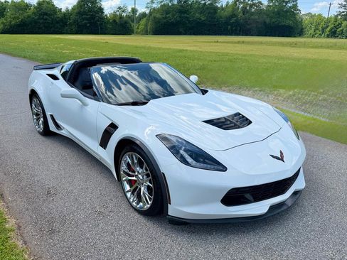 Used 2015 Chevrolet Corvette Z06 w/ 2LZ Preferred Equipment Group RWD image 9