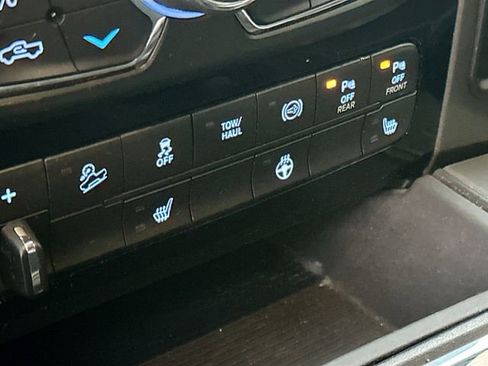 Used 2018 RAM 2500 Big Horn w/ Sport Appearance Group image 20