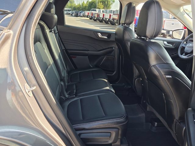 Used 2022 Ford Escape SEL FWD image 16