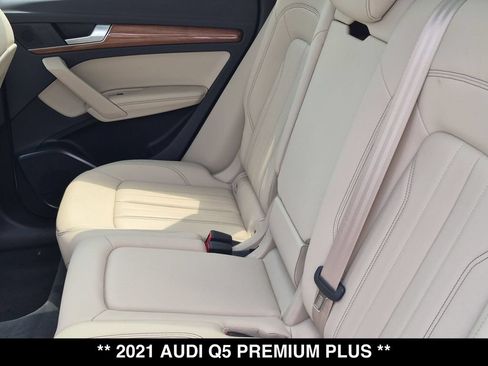 Used 2021 Audi Q5 2.0T Premium Plus w/ Premium Plus Package AWD/4WD image 3