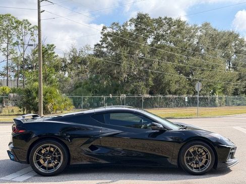 Used 2021 Chevrolet Corvette Stingray Coupe w/ Z51 Performance Package image 4