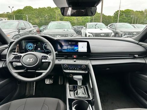 New 2025 Hyundai Elantra SEL FWD image 12