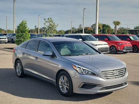 Used 2016 Hyundai Sonata SE image 3