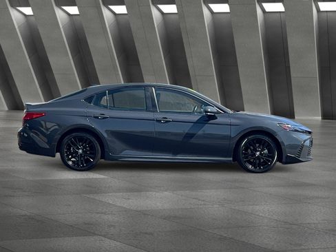 Used 2025 Toyota Camry SE FWD image 3