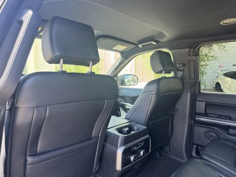 Used 2019 Ford Expedition XLT w/ Equipment Group 201A AWD/4WD image 24