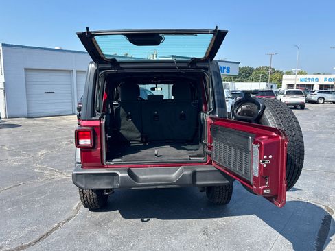 Used 2022 Jeep Wrangler Unlimited Sport AWD/4WD image 18