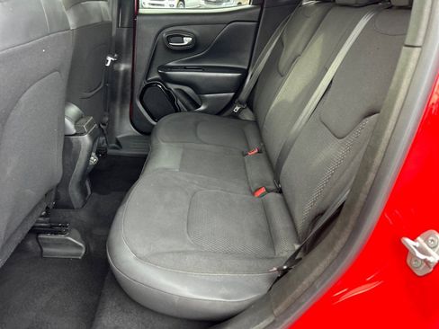 Used 2018 Jeep Renegade Altitude image 8