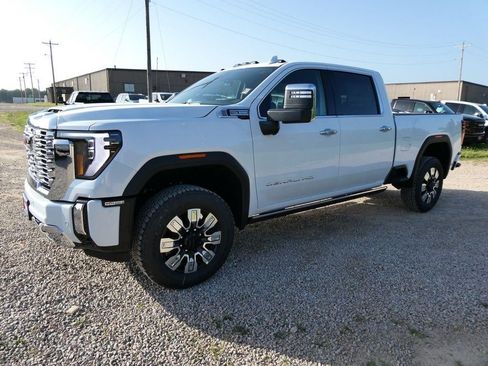 New 2026 GMC Sierra 2500 Denali w/ Denali Reserve Package AWD/4WD image 9
