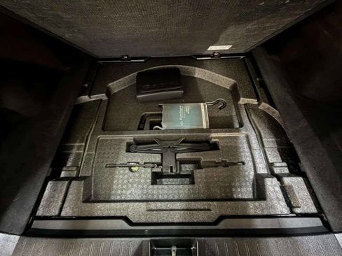 Used 2017 Subaru Outback 3.6R Limited image 9