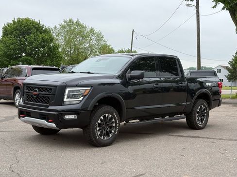 Used 2021 Nissan Titan PRO-4X w/ Off Road Protection Package AWD/4WD image 4