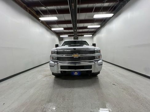 Used 2018 Chevrolet Silverado 2500 LT image 3