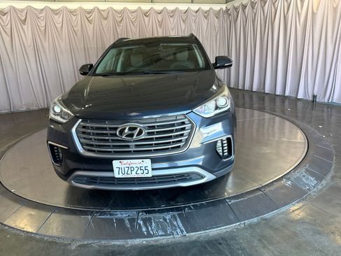 Used 2017 Hyundai Santa Fe FWD image 2