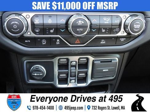 New 2025 Jeep Wrangler Unlimited Sahara w/ Technology Group AWD/4WD image 39