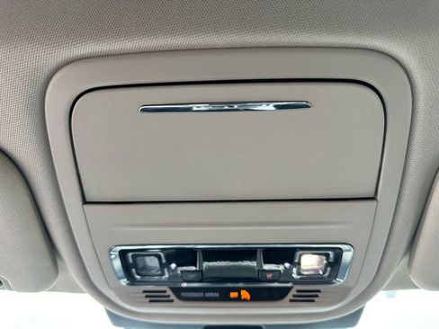 Used 2022 Lincoln Aviator AWD image 30