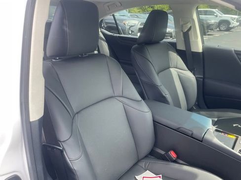 Used 2025 Lexus ES 350 w/ Accessory Package (Z1) FWD image 7