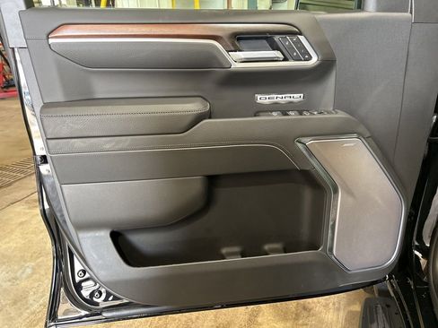 New 2026 GMC Sierra 1500 Denali w/ Technology Package AWD/4WD image 16