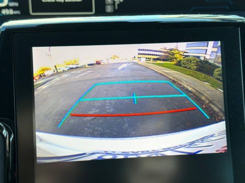 Used 2017 Toyota Prius Prime Premium image 27