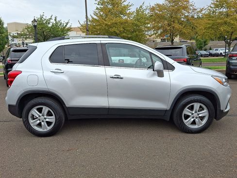Used 2019 Chevrolet Trax LT w/ LT Convenience Package AWD/4WD image 7