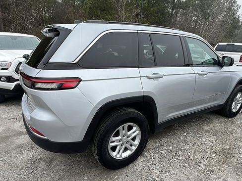 Used 2024 Jeep Grand Cherokee Laredo w/ Trailer Tow Package image 8