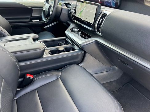 Certified 2025 Ford Expedition Max Platinum AWD/4WD image 18