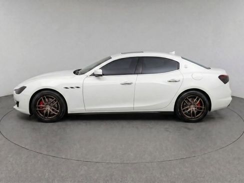 Used 2019 Maserati Ghibli S RWD image 6