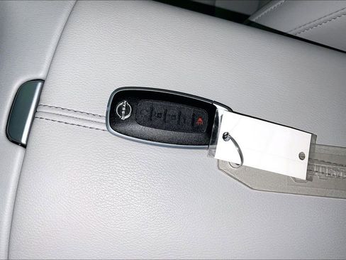 Certified 2025 Nissan Murano SL AWD/4WD image 13