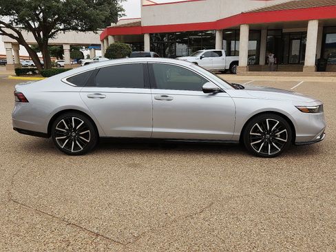 Used 2024 Honda Accord Touring image 5