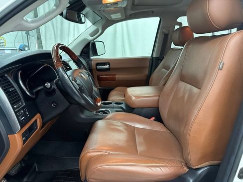 Used 2021 Toyota Sequoia Platinum RWD image 13