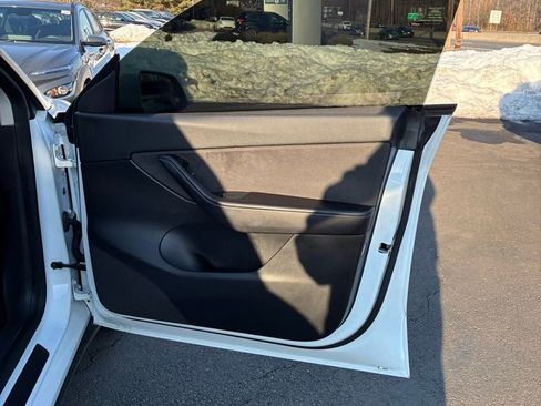 Used 2021 Tesla Model Y Long Range image 46