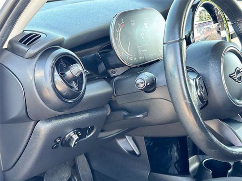 Used 2023 MINI Cooper 4-Door Hardtop FWD image 10
