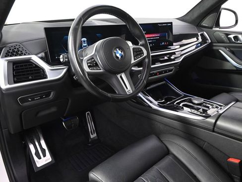 Used 2024 BMW X7 M60i image 12