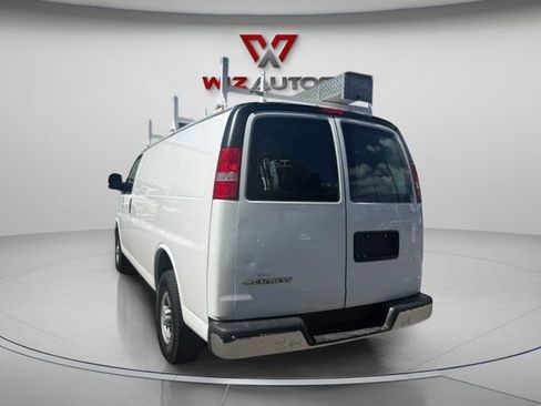 Used 2017 Chevrolet Express 2500 RWD image 3