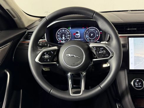 Used 2023 Jaguar F-PACE S image 17