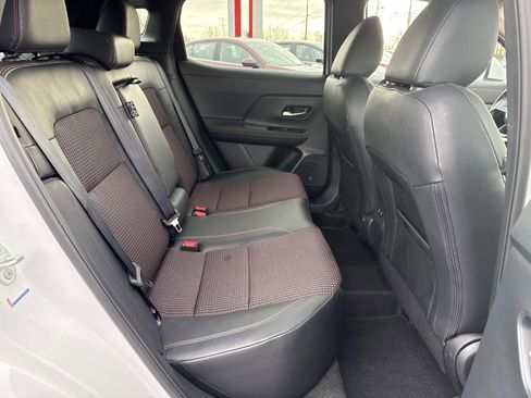 Certified 2025 Nissan Kicks SR image 25