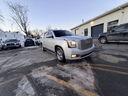 Used 2016 GMC Yukon XL Denali w/ Open Road Package image 22