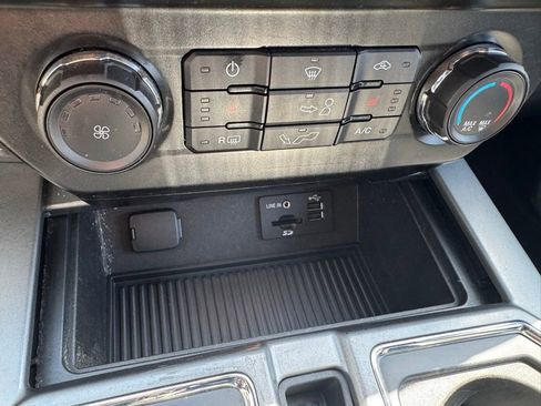 Used 2015 Ford F150 XLT w/ Equipment Group 302A Luxury AWD/4WD image 20