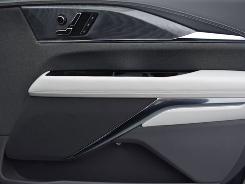 Certified 2025 Cadillac Escalade IQ Sport 1 AWD/4WD image 37