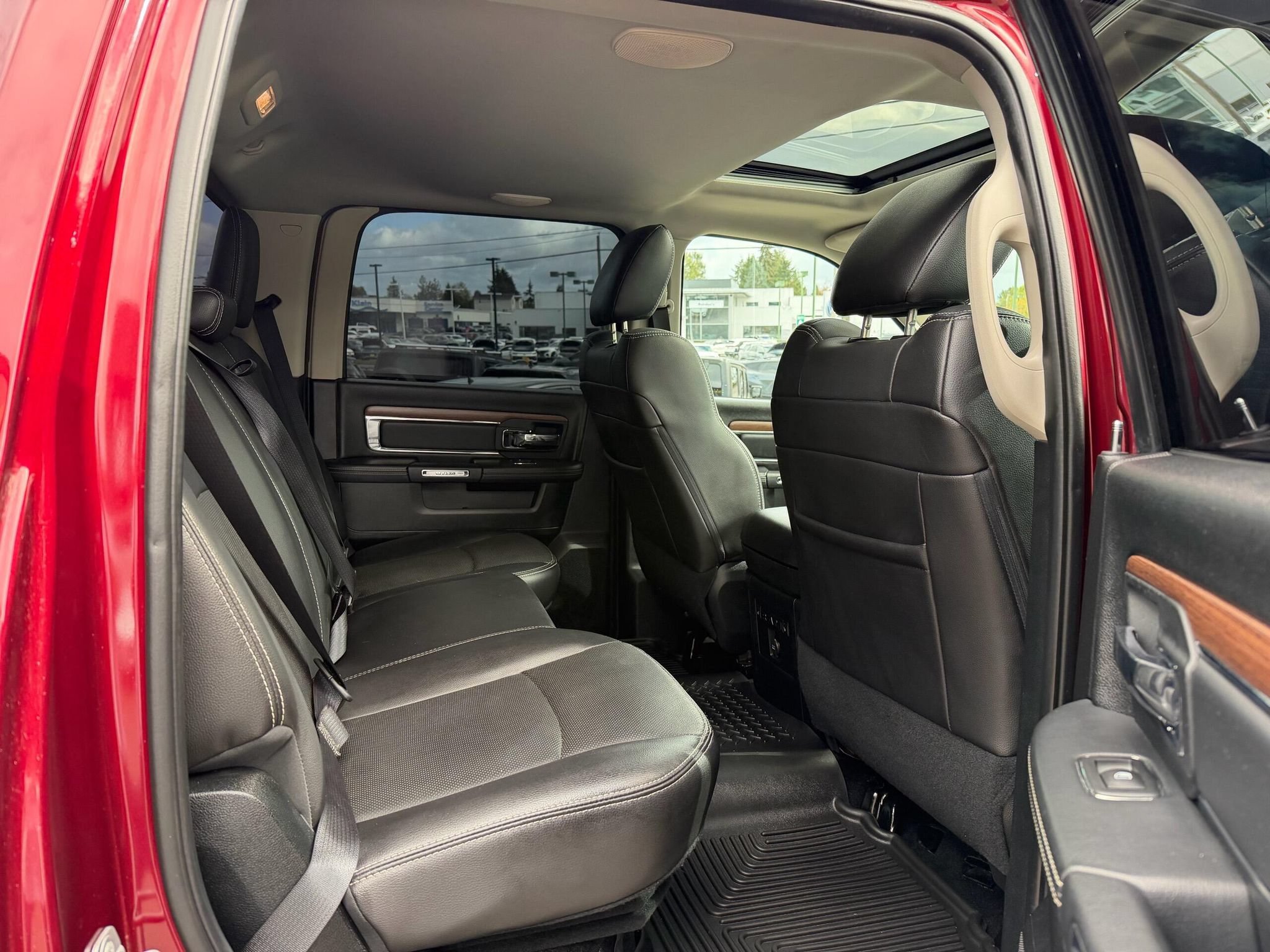 Used 2016 RAM 1500 Laramie w/ Convenience Group AWD/4WD image 18