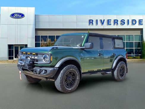 Used 2022 Ford Bronco Black Diamond image 3