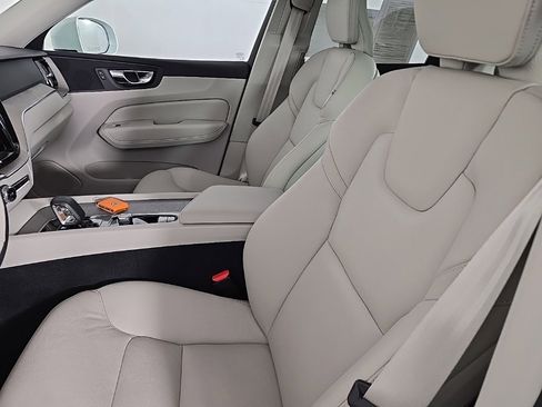 Certified 2023 Volvo XC60 B5 Plus w/ Climate Package image 19