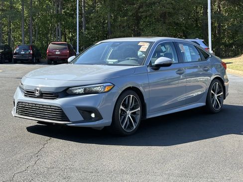 Used 2023 Honda Civic Touring image 5