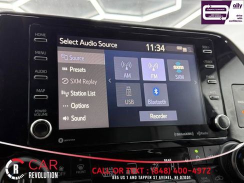 Used 2021 Toyota Highlander XLE image 28