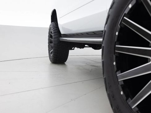 Used 2018 Chevrolet Tahoe Premier AWD/4WD image 21