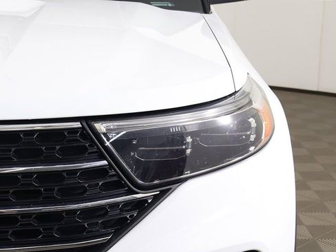 Used 2020 Ford Explorer XLT w/ Comfort Package image 14