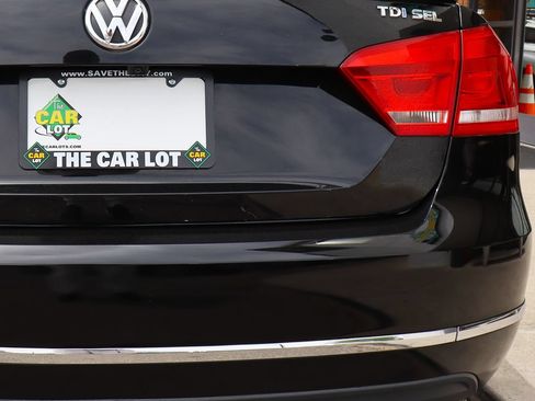 Used 2015 Volkswagen Passat TDI SEL Premium FWD image 20