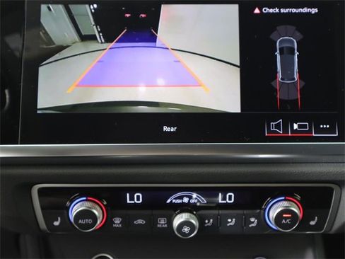 New 2025 Audi Q3 2.0T Premium image 17