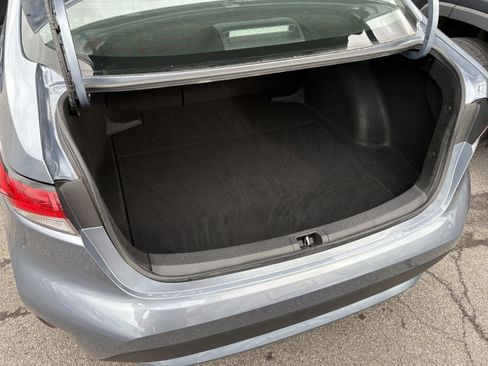 Used 2022 Toyota Corolla LE image 8