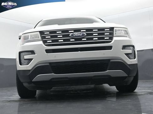 Used 2017 Ford Explorer Limited FWD image 18