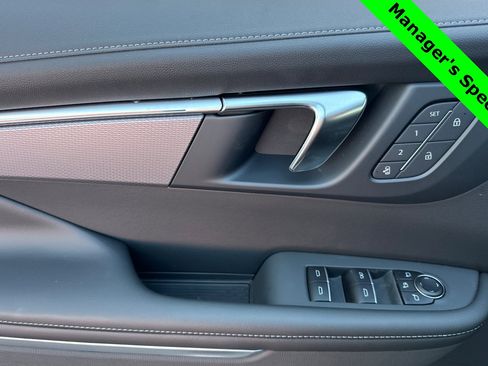 New 2025 Buick Enclave Sport Touring w/ Super Cruise Package image 9