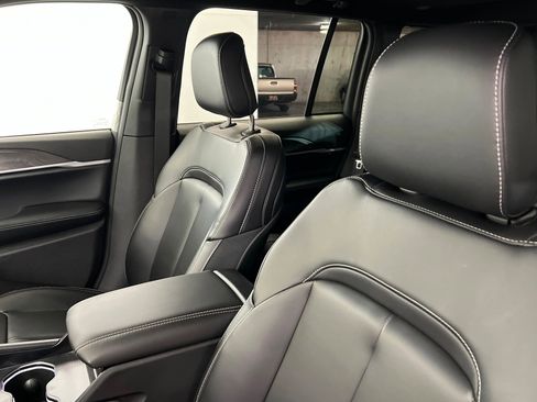 New 2026 Jeep Grand Cherokee Limited image 16